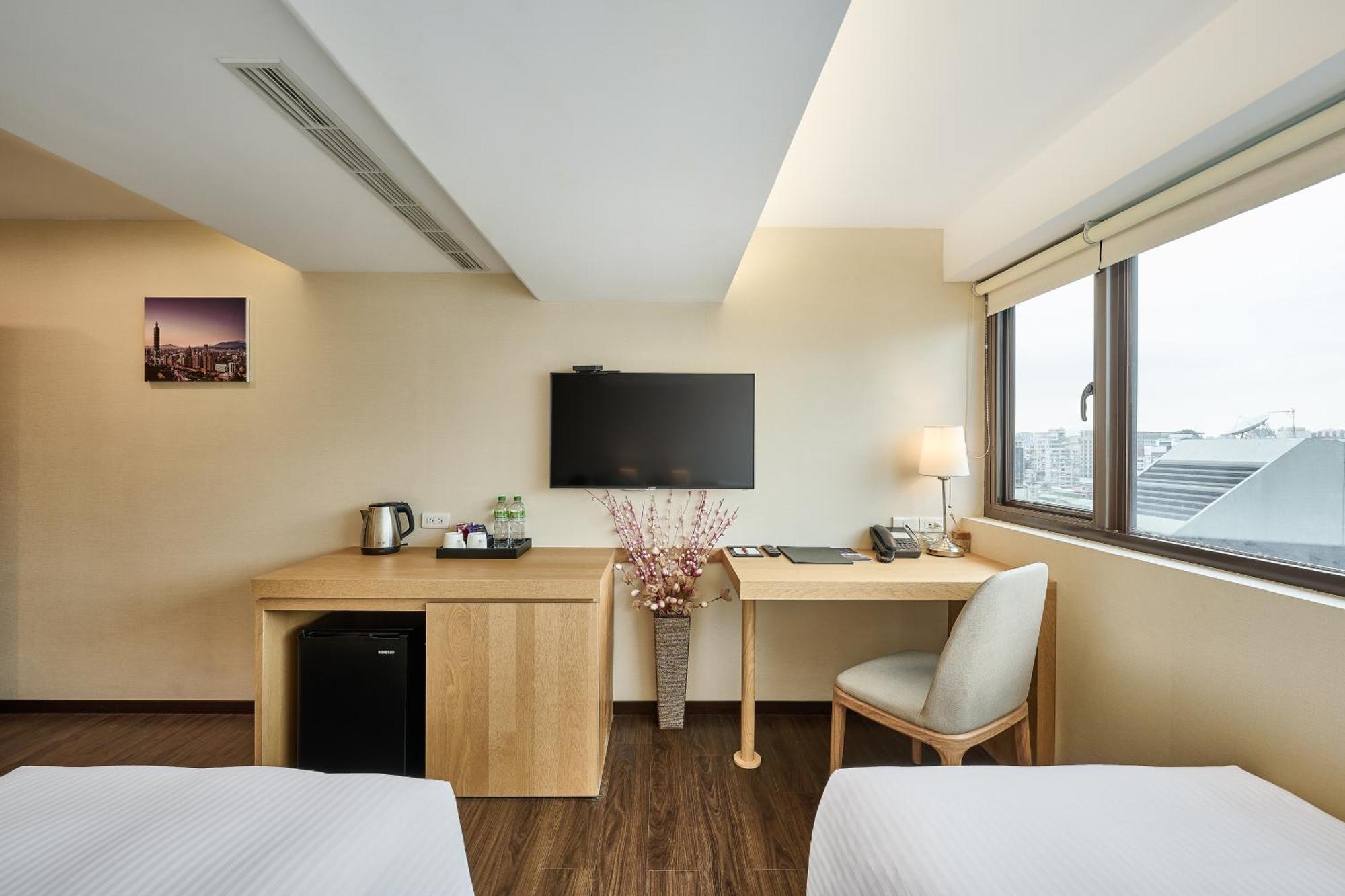 Eastin Taipei Hotel Екстериор снимка