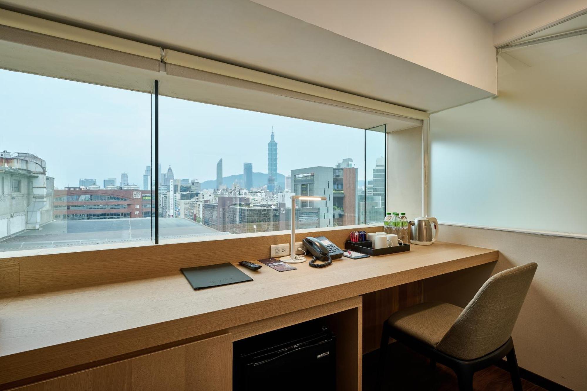 Eastin Taipei Hotel Екстериор снимка